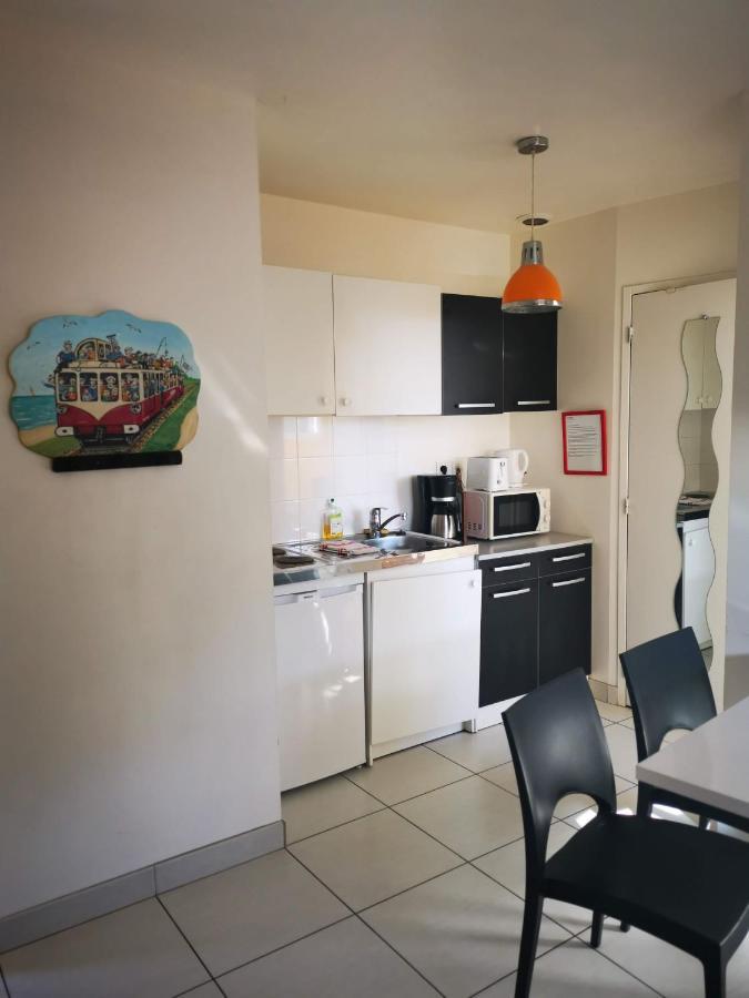 Appartements De L'Auberge Du Chemin De Fer Lanester Exteriör bild