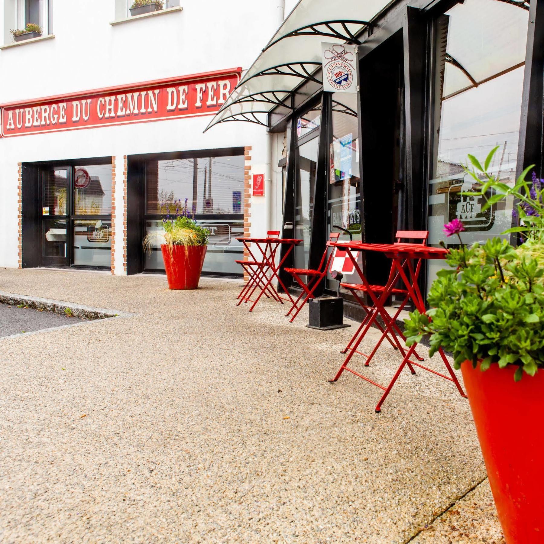 Appartements De L'Auberge Du Chemin De Fer Lanester Exteriör bild